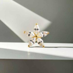 Piercing Flor de titanio grado implante con cristal cz recubierto en oro pvd